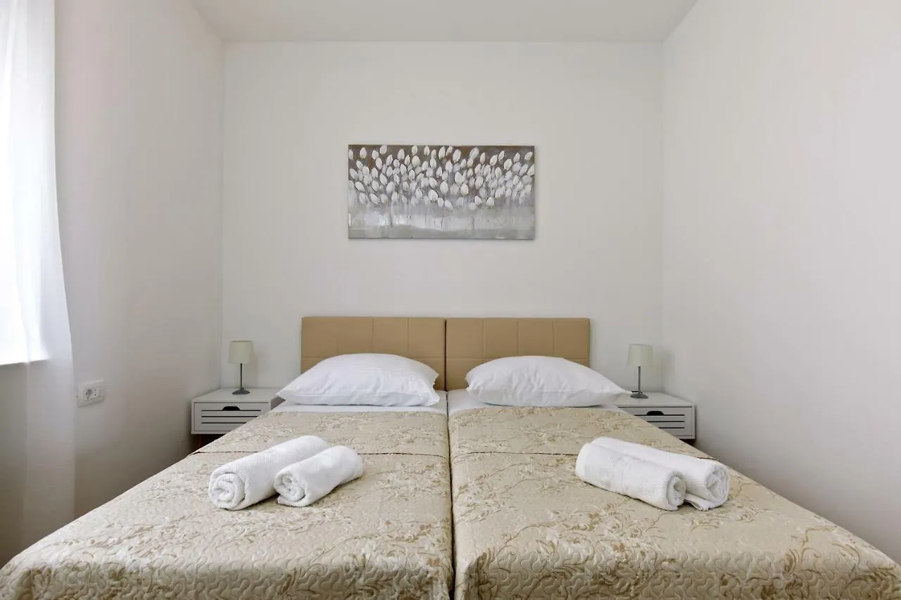 Apartments Lusani Σπλιτ