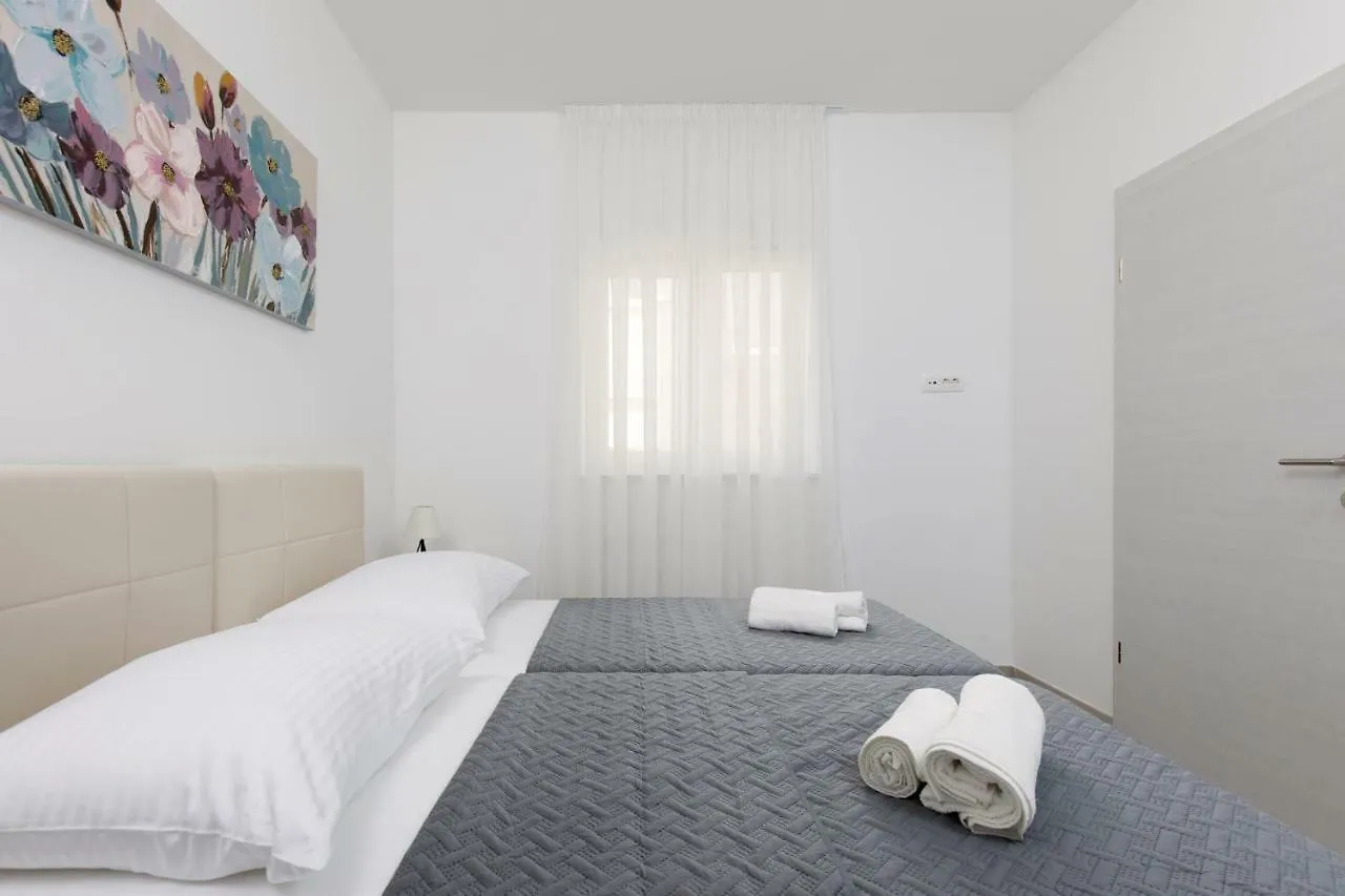 Apartments Lusani Split